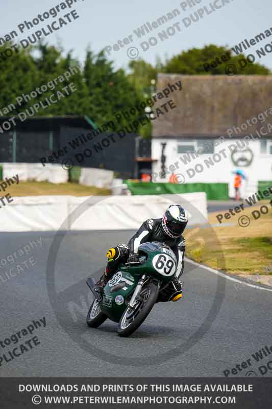 Vintage motorcycle club;eventdigitalimages;mallory park;mallory park trackday photographs;no limits trackdays;peter wileman photography;trackday digital images;trackday photos;vmcc festival 1000 bikes photographs